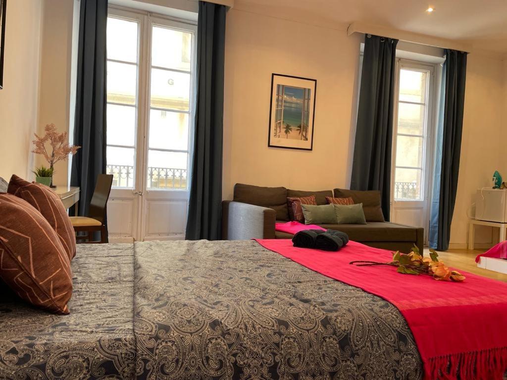 By La Rambla Rooms Barcelona Exterior foto